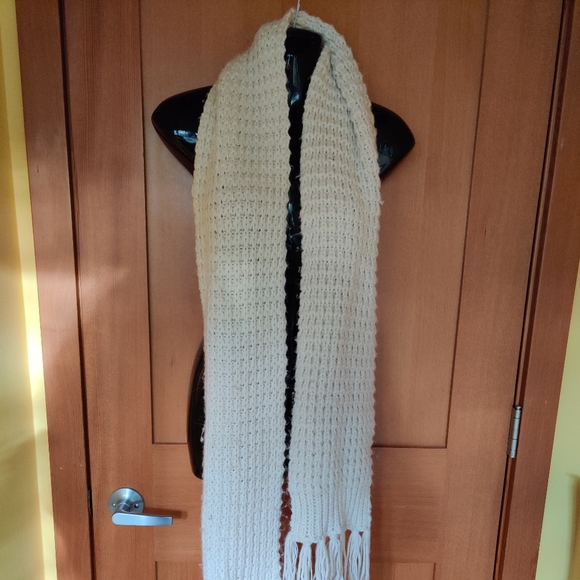 White Fluffy Scarf - Picture 3 of 3